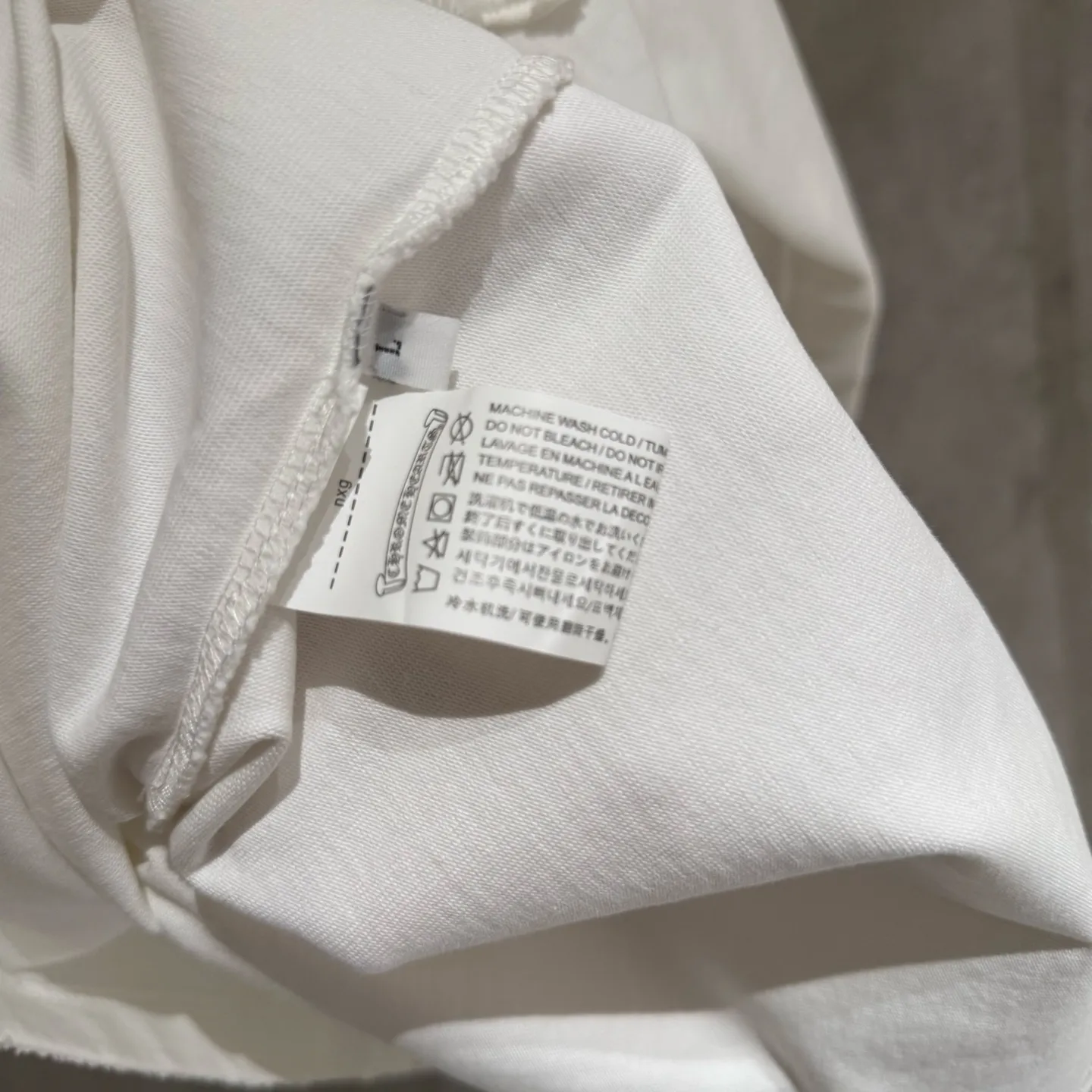 🅿️350 [Strict quality control] CH Croixin's new long-sleeved sweatshirt T-shirt. Heavy 420g double yarn fabric. Wash the whole garment twice. Frayed and torn on all four sides. Heavy fabric. The neckline is made of icy Solona. Loose fit. Deep, wide and stylish. No deformation or shrinkage. Color: 3 colors, black, white and gray. Size: M-2xl